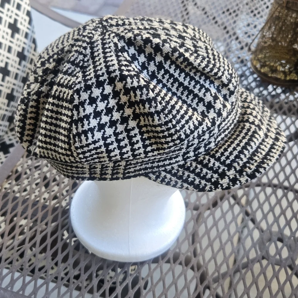 Wool Blend Pageboy Houndstooth Hat